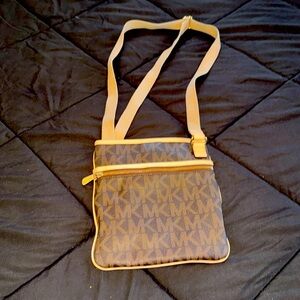 🤎Michael Kors crossbody bag🤎